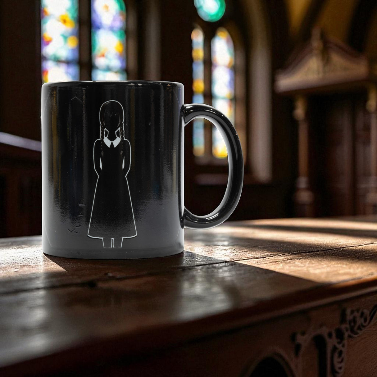 Wednesday Addams Kaffeebecher mit Wärmeeffekt - Zaubertasse Ophelia Hall