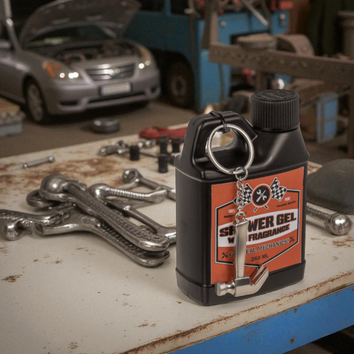 Duschgel Motorölflasche mit Werkzeug Schlüsselanhänger in zufälliger Variante