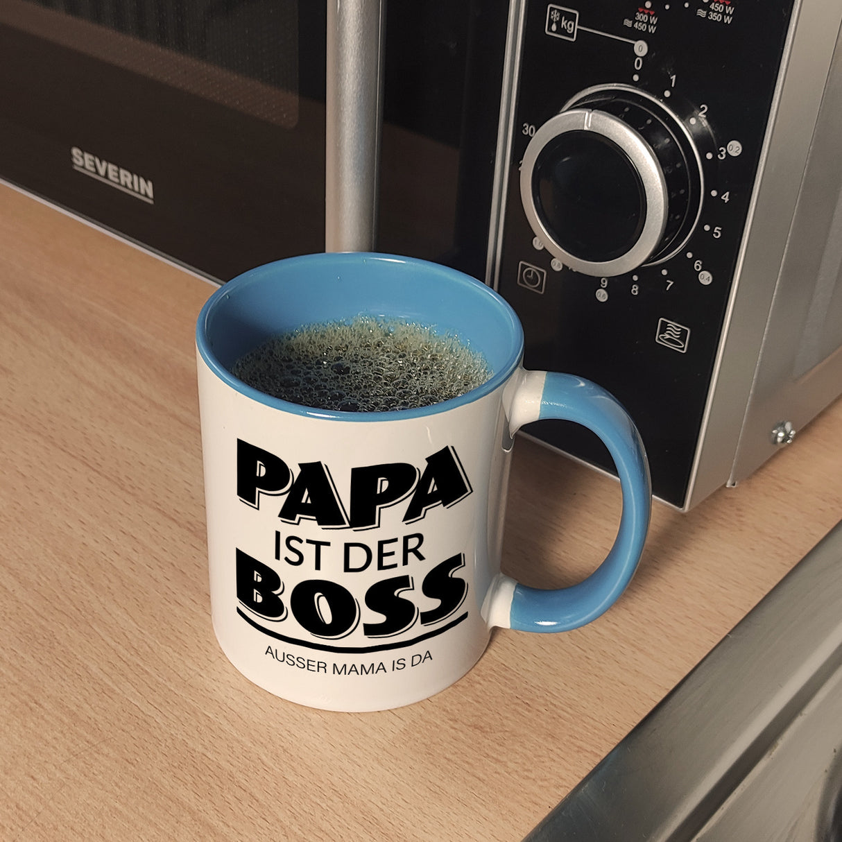 Papa ist der Boss. Außer Mama ist da Kaffeebecher