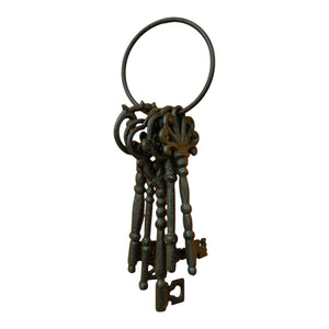 Vintage Schlüsselbund Dekoartikel aus Gusseisen mit 5 Schlüsseln