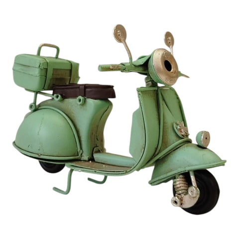Retro Motorroller Dekoartikel aus Metall in grün