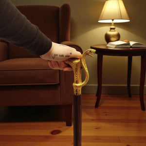 Schlange Spazierstock aus Holz mit goldenem Griff aus Metall