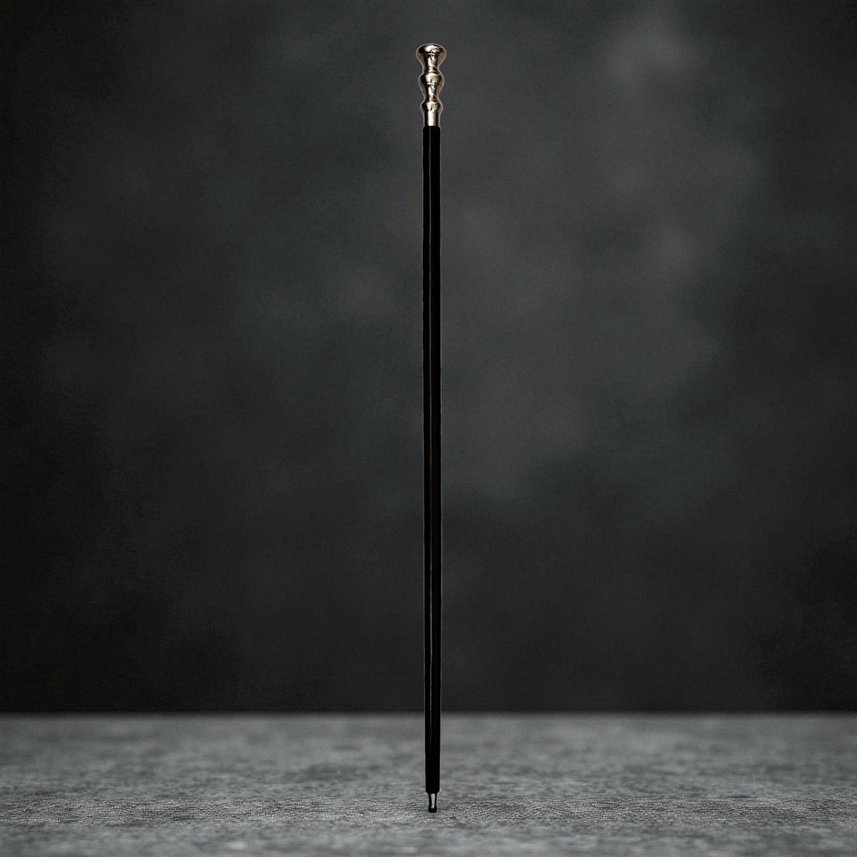 Facetten Spazierstock aus Holz mit silbernem Griff aus Metall