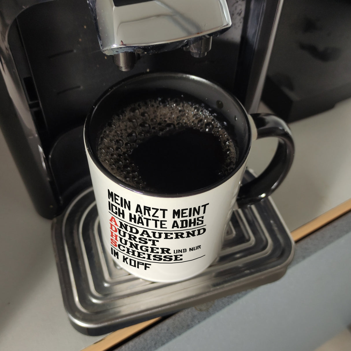 Kaffeebecher mit Spruch: Mein Arzt meint ich hätte ADHS