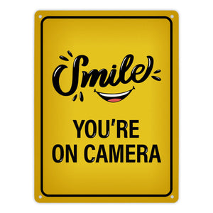 Smile you're on camera Metallschild - Kamera Lachen Lächeln Grundstück Eigentum Geischt