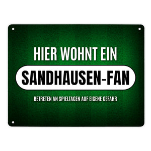 Hier wohnt ein Sandhausen-Fan Metallschild mit Rasen Motiv