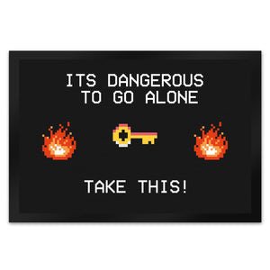 Dangerous to go Alone Fußmatte für alle Retro Zocker mit Pixel-Motiv