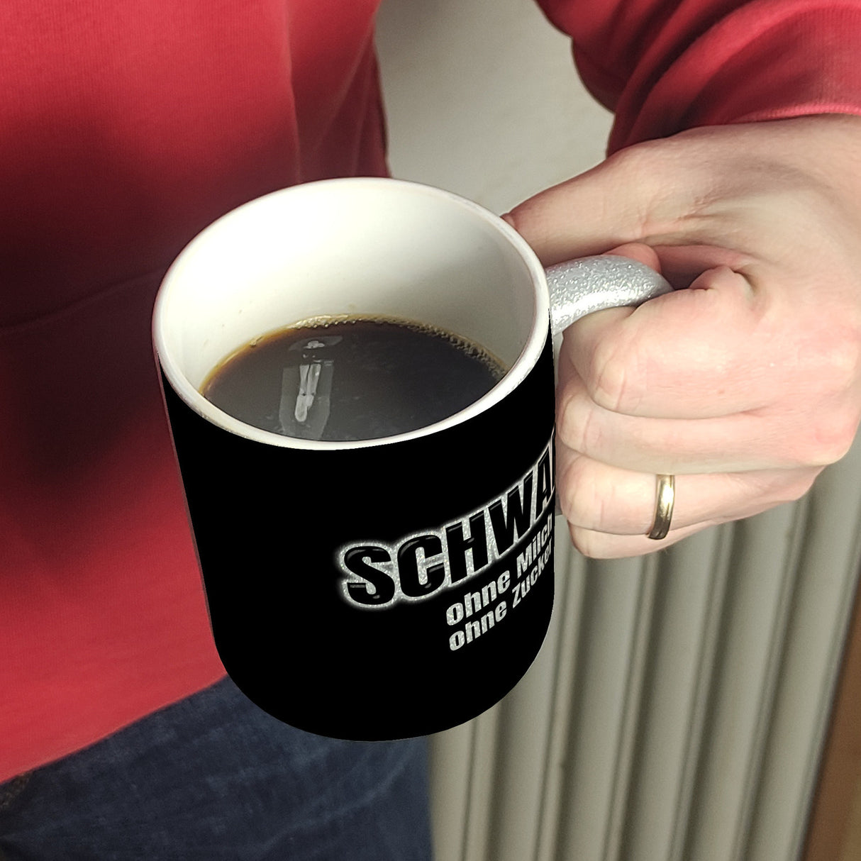 Kaffeebecher mit Spruch SCHWARZ ohne Milch ohne Zucker für Koffeinjunkies