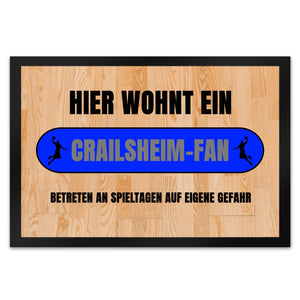 Hier wohnt ein Crailsheim-Fan Fußmatte in 35x50 cm mit Turnhallenboden Motiv