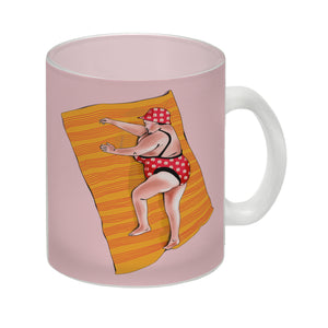 Kaffeebecher mit lustigem Spruch zum Thema Modelfigur und Comic-Dame im Badeanzug