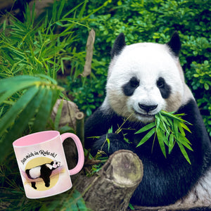 Panda auf einem Ast Kaffeebecher Lass mich in Ruhe ok! in bunten Farben
