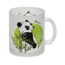 Panda mit Bambus Kaffeebecher und grün