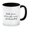 Kaffeebecher in pastellfarben mit schlafender Katze und witzigem Spruch