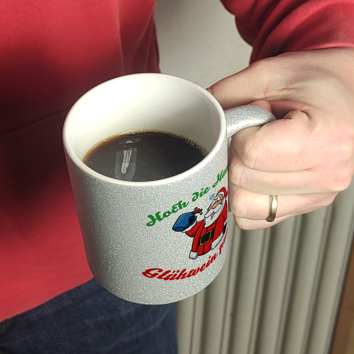 Kaffeebecher mit betrunkenem Weihnachtsmann - Hoch die Humpen, Glühwein pumpen