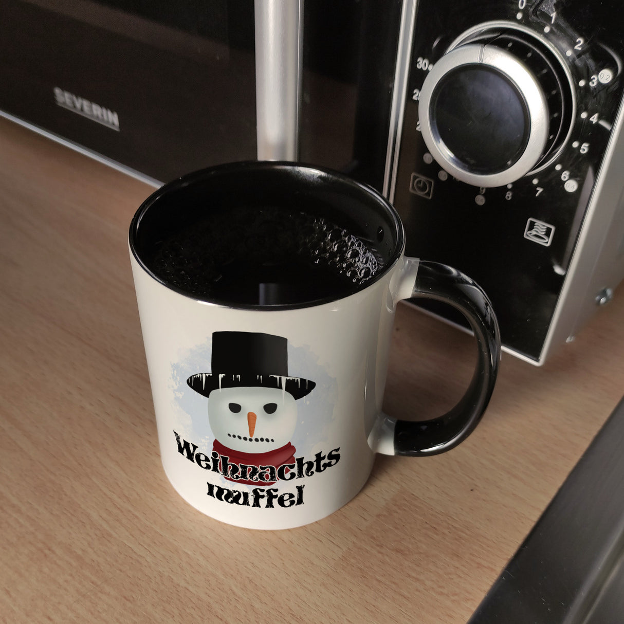 Weihnachtsmuffel witzige Kaffeetasse mit lustlosem Schneemann Motiv