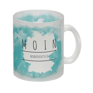 Hallo auf Norddeutsch Moin lustiger Kaffeebecher mit blauem Hintergrund