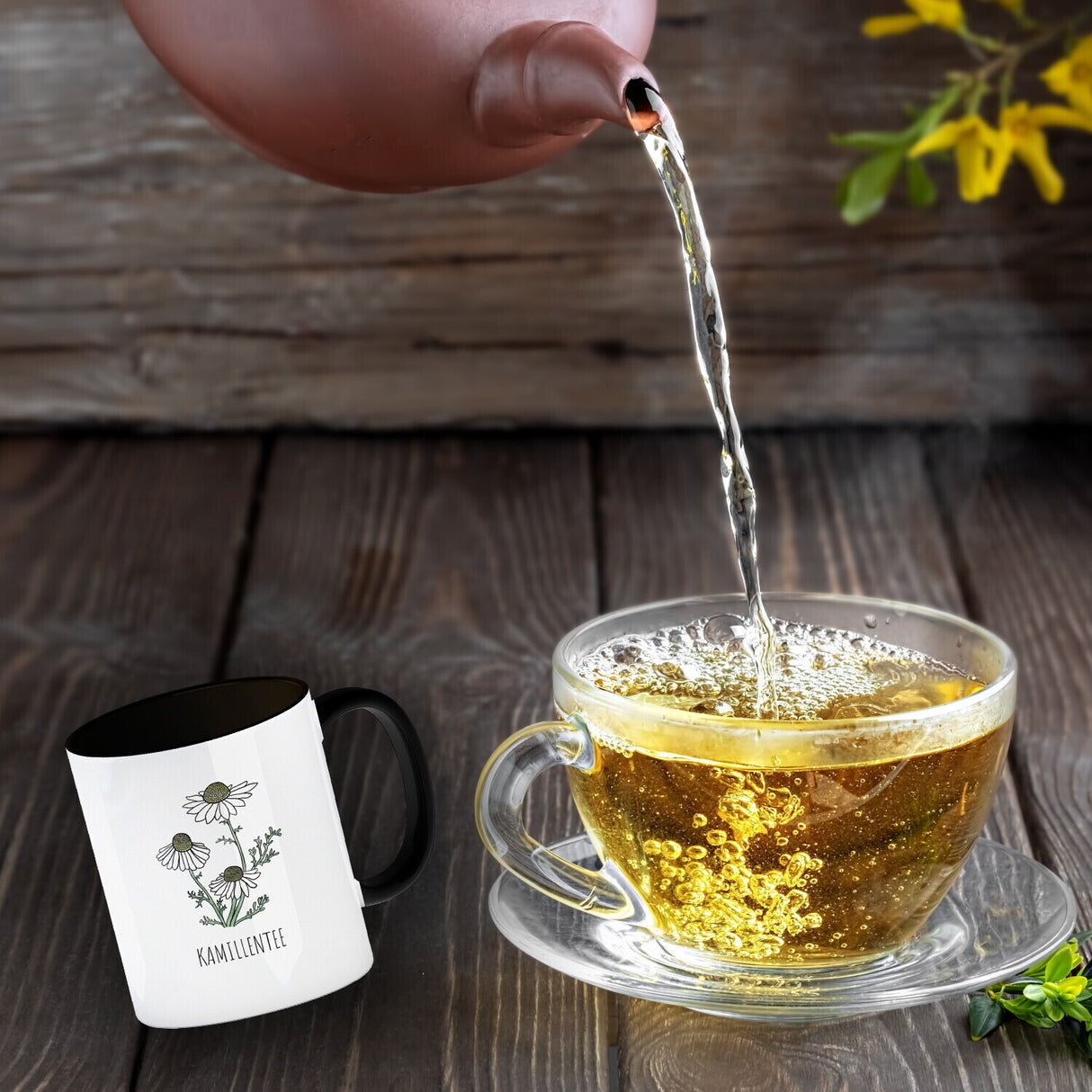 Kamillentee Teetasse mit Kamillenblüte für Teetrinker
