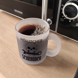 Höllischer Schrauber Kaffeebecher mit Totenkopf und Schraubenschlüssel Motiv