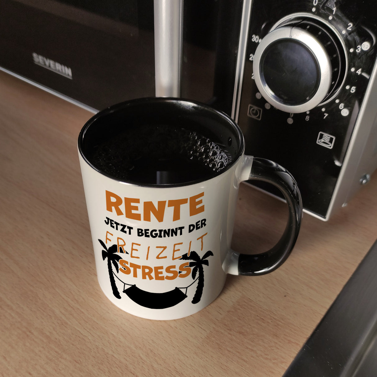 Rente - jetzt beginnt der Freizeitstress Kaffeebecher