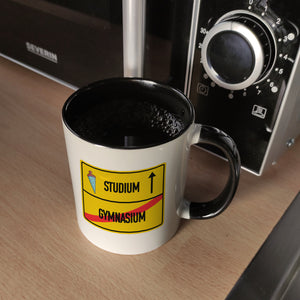 Studium Ortsschild Kaffeebecher zum Studienbeginn