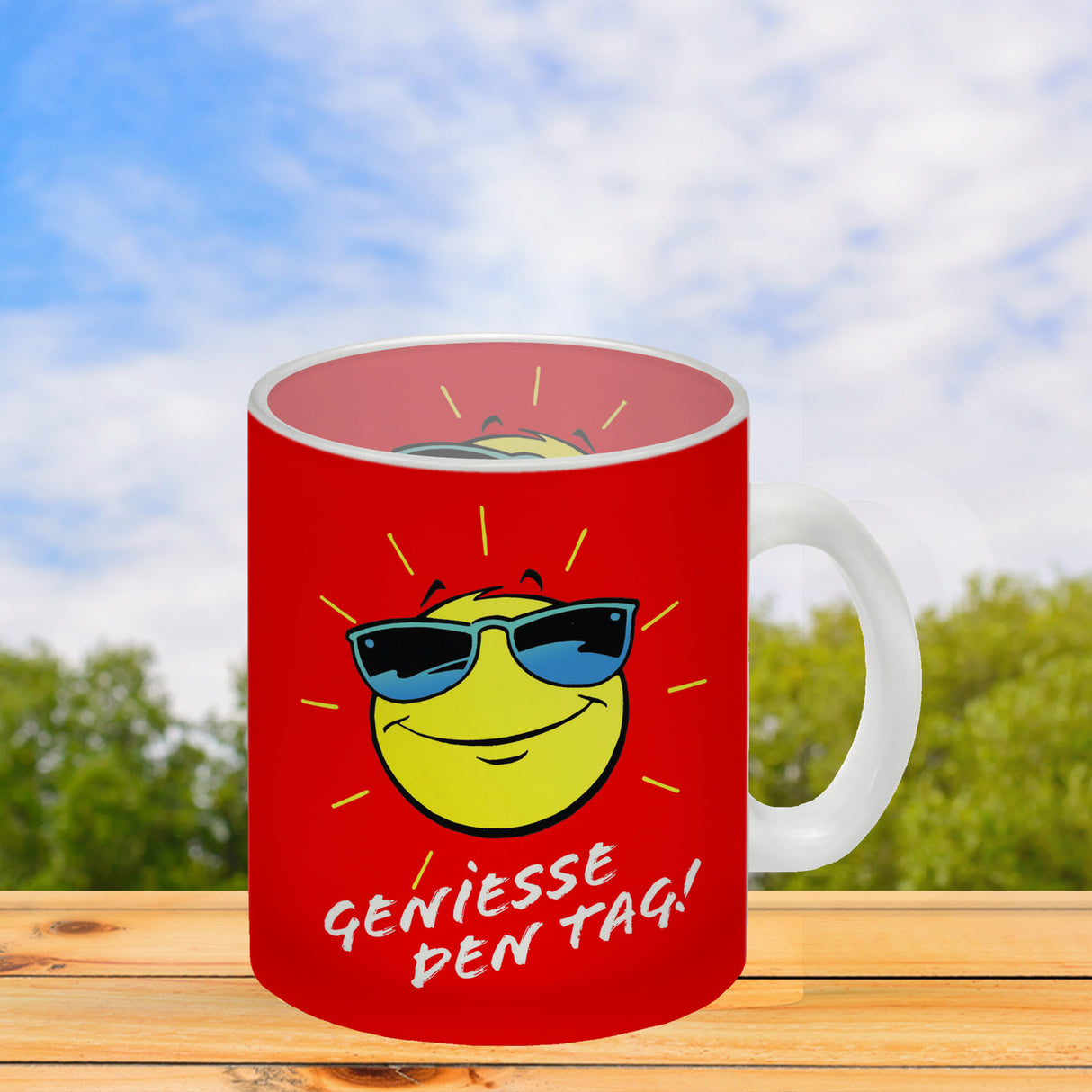 Geniesse den Tag! Kaffeebecher mit strahlender Sonne