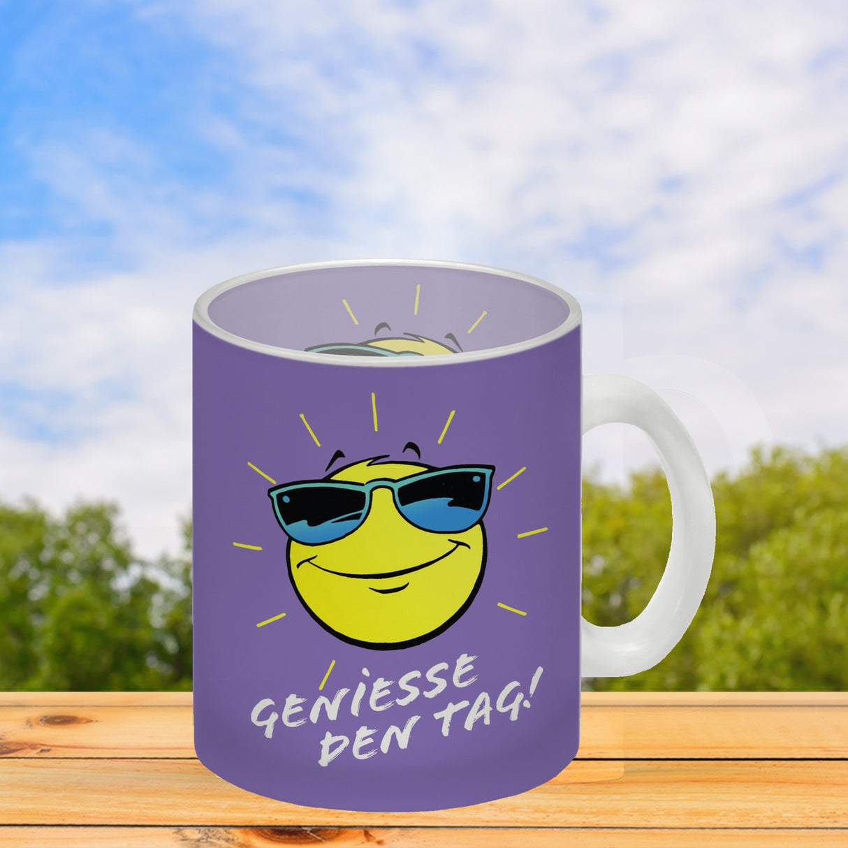 Geniesse den Tag! Kaffeebecher mit strahlender Sonne
