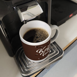 Kaffeetante Kaffeebecher zum Thema Koffeinjunkie