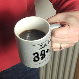 Witziger Kaffeebecher für den 40. Geburtstag mit Motiv: Mittelfinger