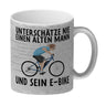 Unterschätze nie einen alten Mann und sein E-Bike Kaffeebecher