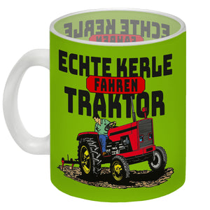 Echte Kerle fahren Traktor Kaffeebecher in braun
