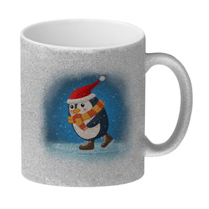 Pinguin mit Weihnachtsmütze und Schlittschuhen Kaffeebecher