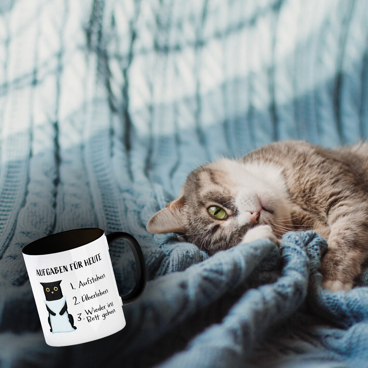 Aufgaben für heute Kaffeebecher mit müder Katze