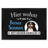 Hier wohnt ein Golden Retriever mit seiner Familie Fußmatte