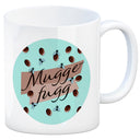 Muggefugg Malzkaffee Kaffeebecher mit Kaffeebohnen und Fliegen blau