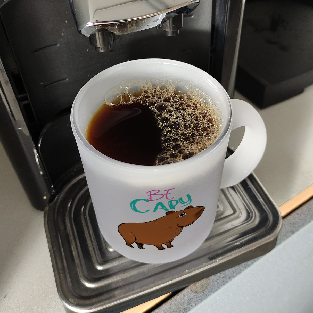 Be Capy Kaffeebecher mit niedlichen Capybara Motiv