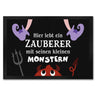 Monster Fußmatte in 35x50 cm mit Spruch Hier lebt eine Hexe