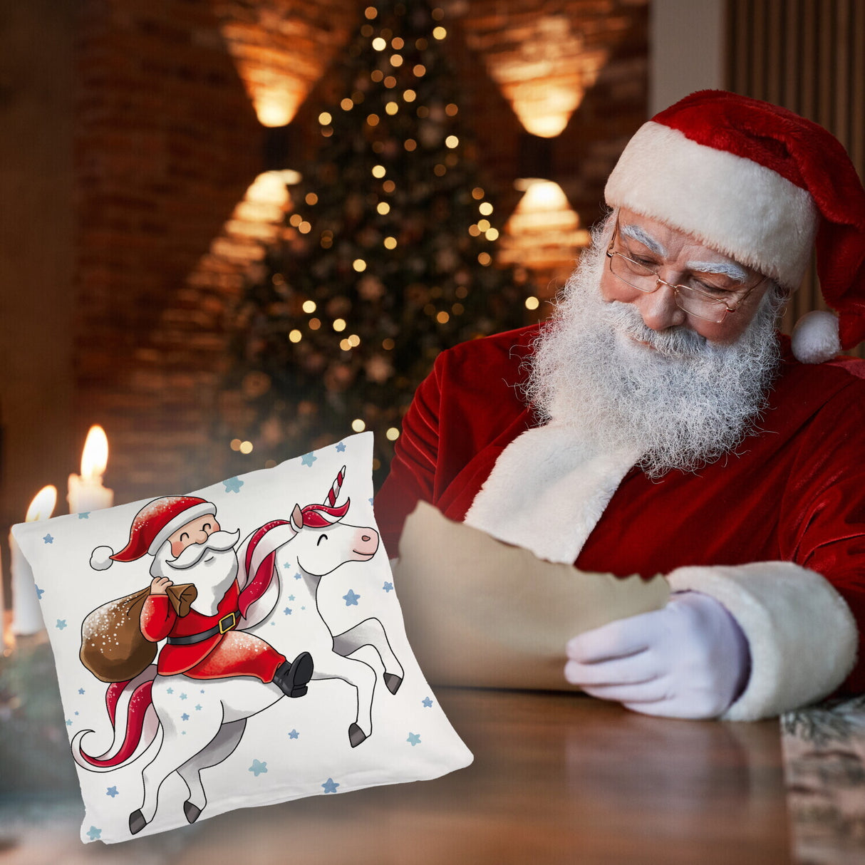 Weihnachtsmann auf Einhorn Kissen