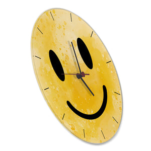 Grinsendes Emoticon gelbe Wanduhr