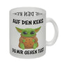 Baby-Alien Kaffeebecher mit Spruch Auf den Keks du mir gehen tust