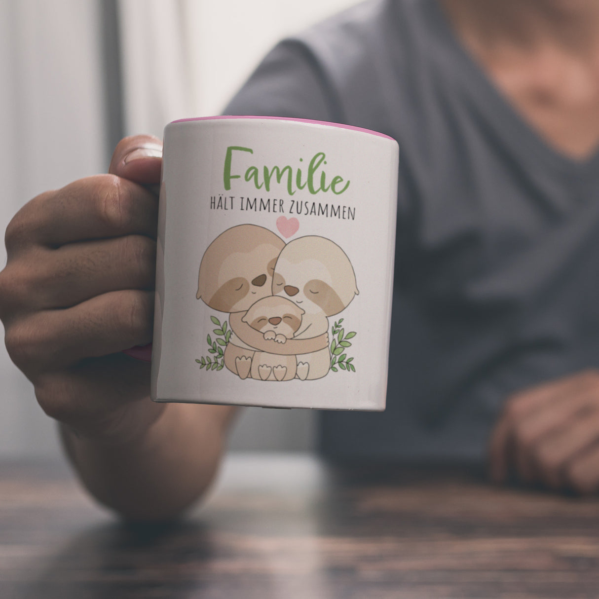 Faultier Familie Kaffeebecher mit Spruch Familie hält immer zusammen