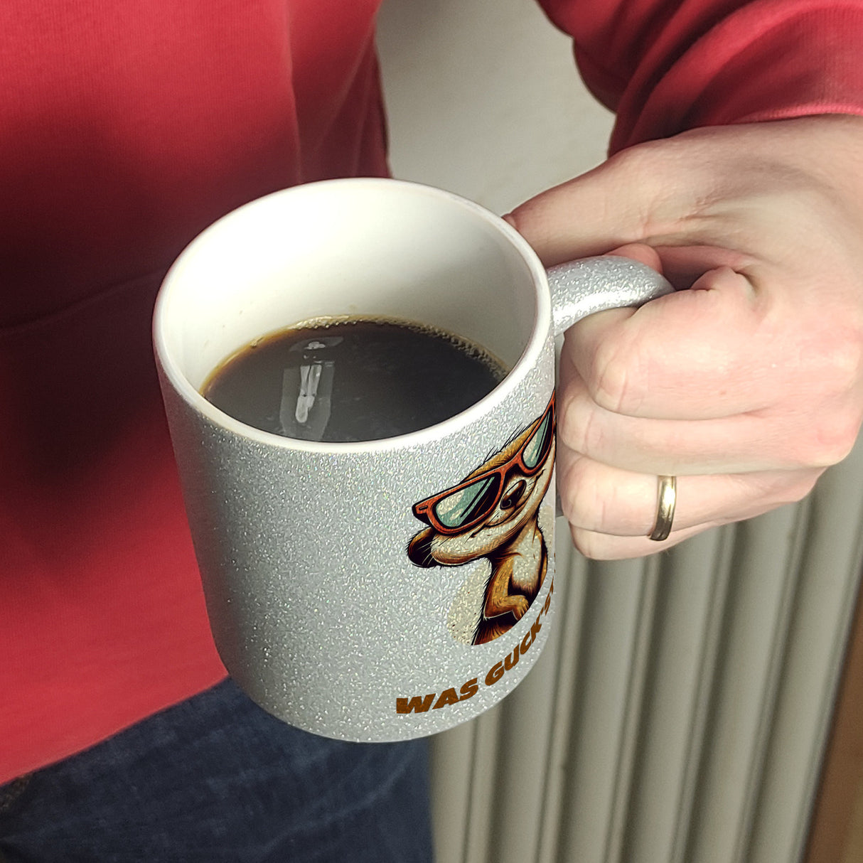 Erdmännchen Geschenke Kaffeebecher mit Spruch Was guckst du