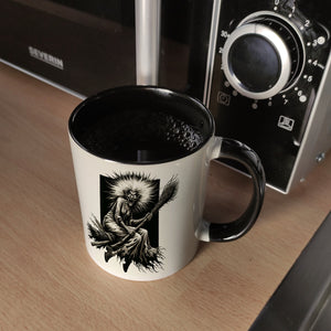 Wütende Hexe auf einem Besen Kaffeebecher