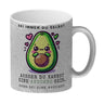 Avocado im Kawaii-Stil Kaffeebecher mit Spruch Sei du selbst oder Avocado