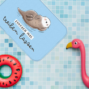 Otter Badematte mit Spruch Einfach mal treiben lassen