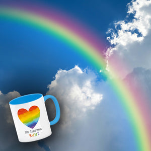Regenbogenherz Kaffeebecher mit Spruch Im Herzen bunt