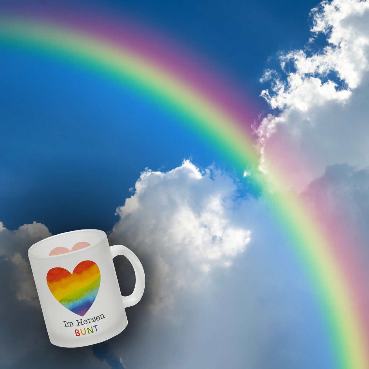 Regenbogenherz Kaffeebecher mit Spruch Im Herzen bunt