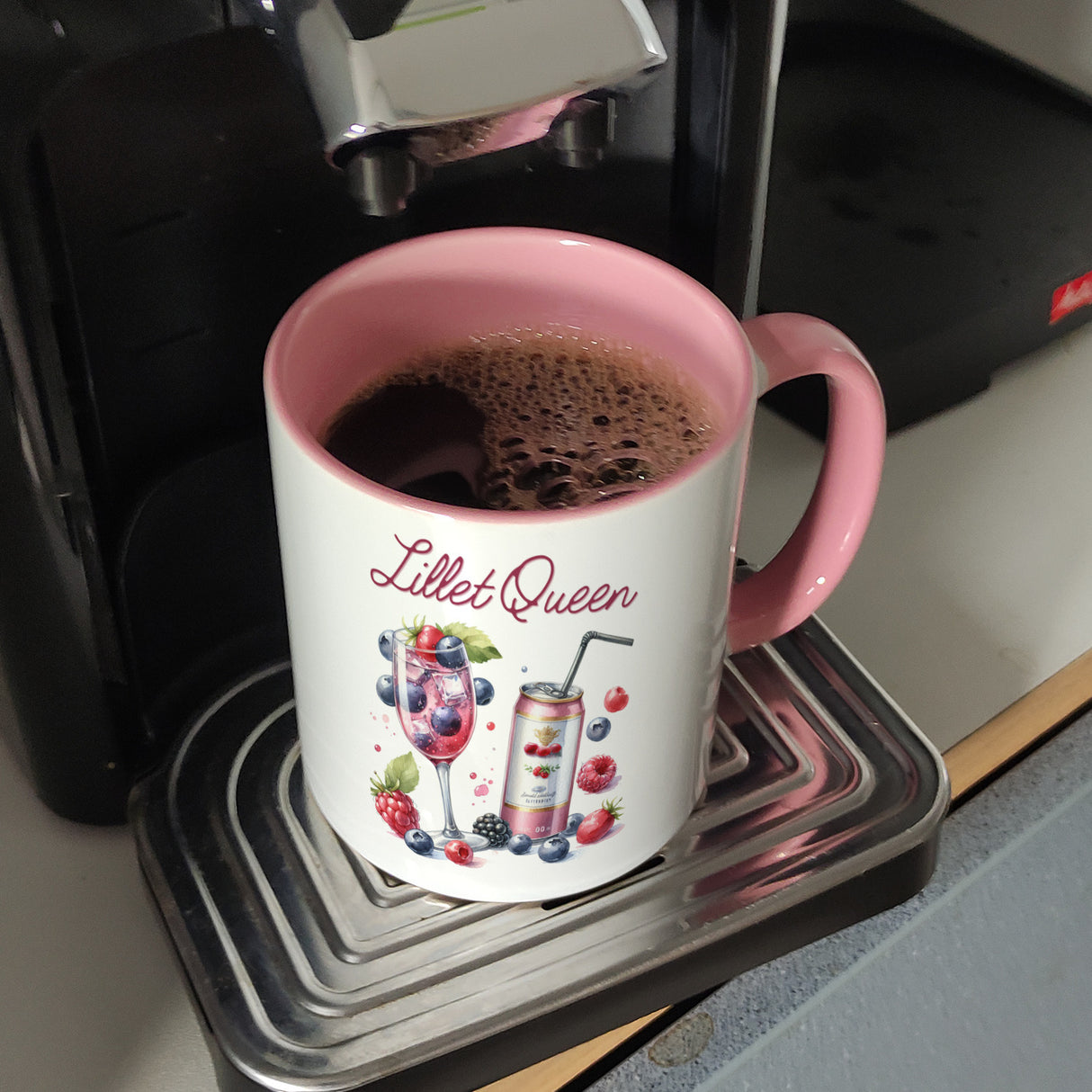 Lillet Queen Kaffeebecher