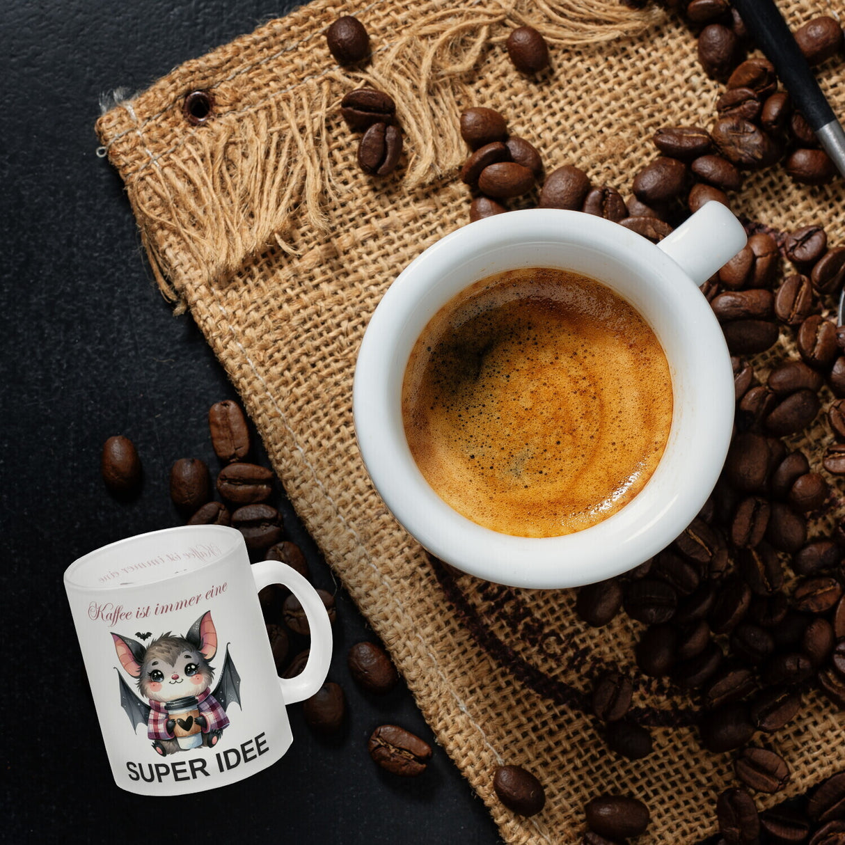 Fledermaus mit Kaffeebecher Kaffeebecher mit Spruch Kaffee ist immer eine super Idee