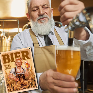 Blonder Mann mit Bier - Urlaub im Glas Metallschild in 15x20 cm