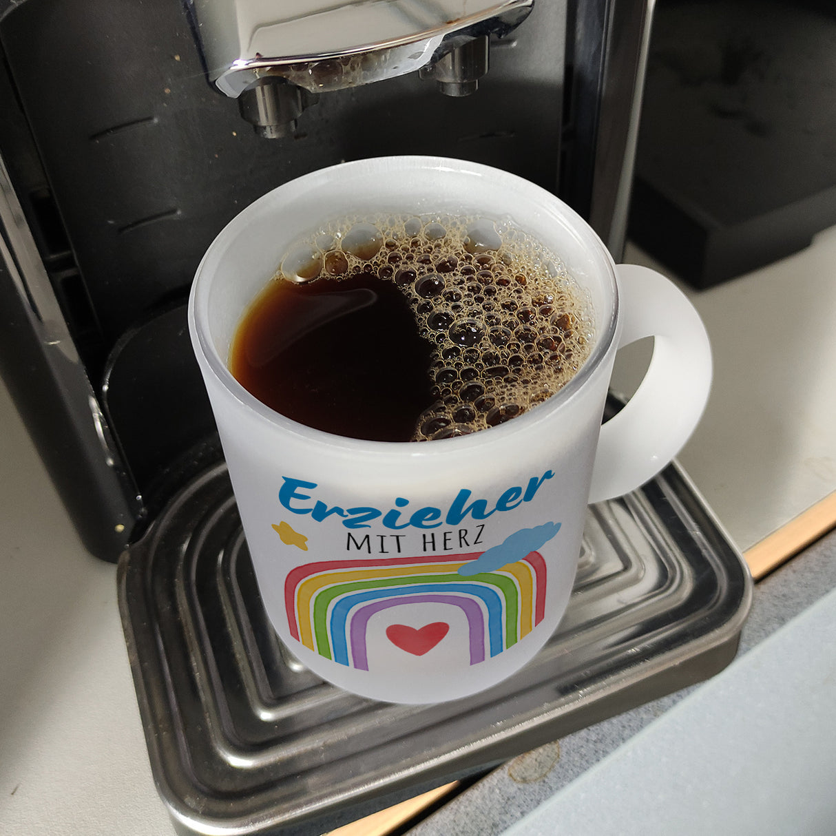 Regenbogen Kaffeebecher mit Spruch Erzieher mit Herz